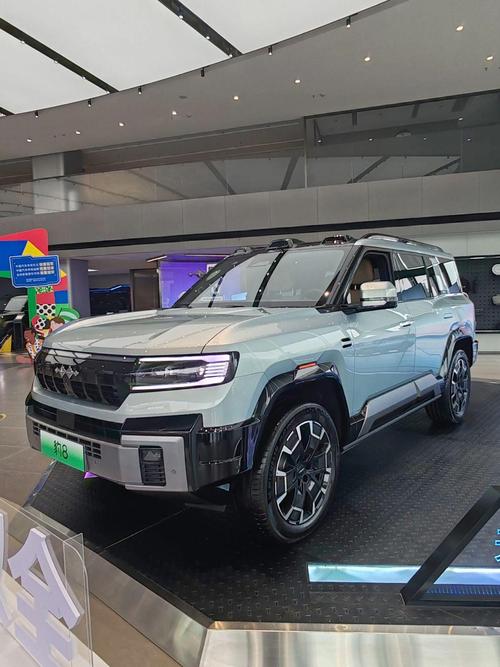 成都30比亚迪方程豹硬派越野的爆款，英菲尼迪35周年与你共成长